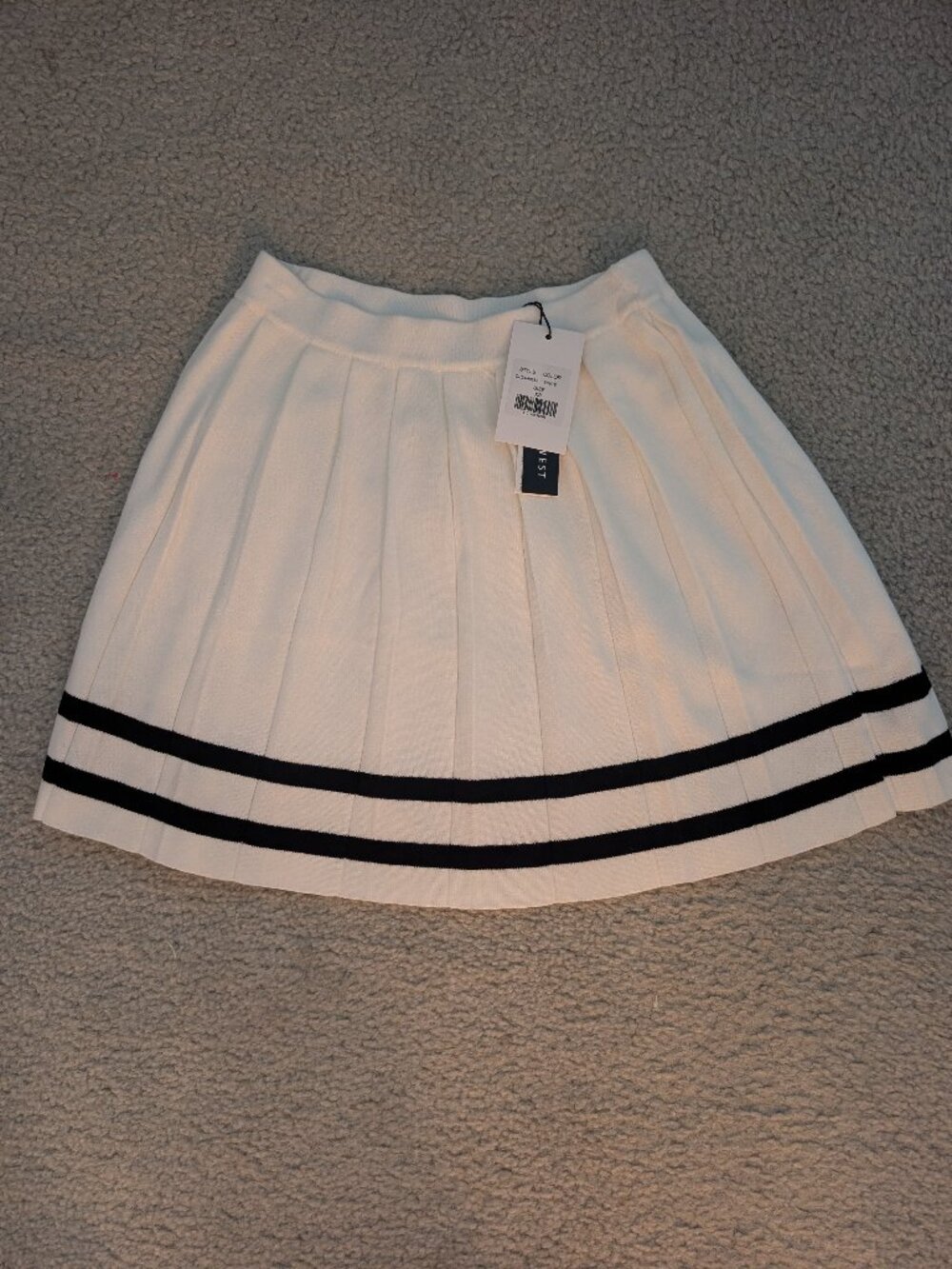 Central Park West, pleaded sweater skirt - XS, NWT